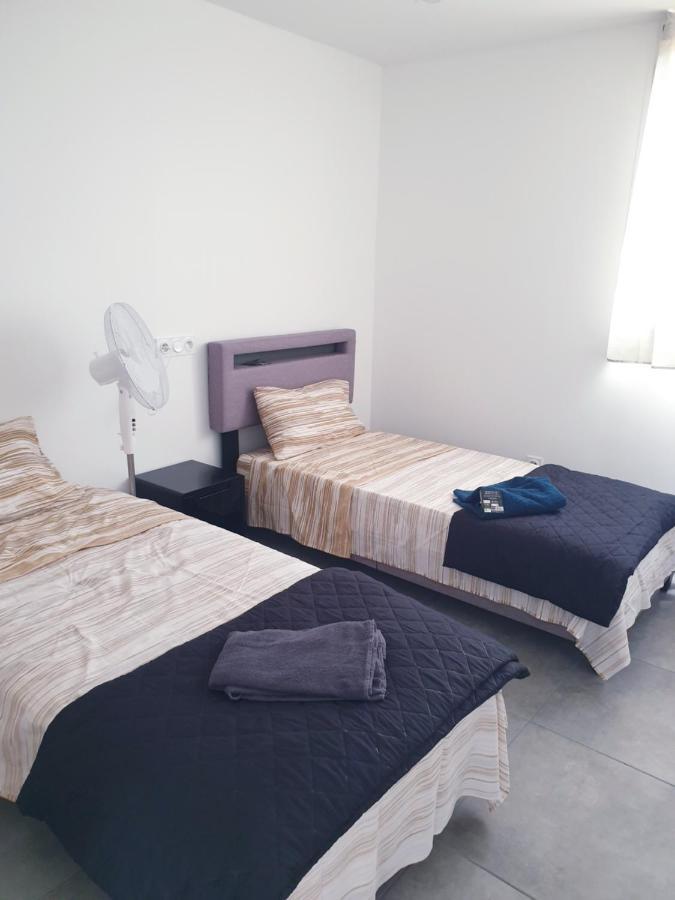Big Flat Sea Vieuw 95 M2 5 Rooms Near Airport 5 Min Train 3 Min And Tram On Site, Beach 7 Min, 2 Showers And 2 Toilets , Neuf Grand Appartement 95 M2 5 Chambres Proche Aeroport 5 Min Train 3 Min Et Tramway Sur Place, Plage 7 Min 2 Douches Et 2 Wc Vue Nice Exterior photo